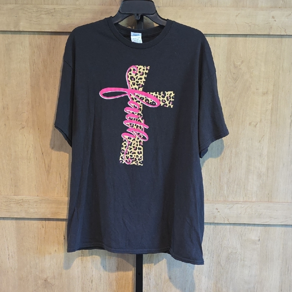 (J49) Delta Black Tee with Pink and Leopard Print Sz XL